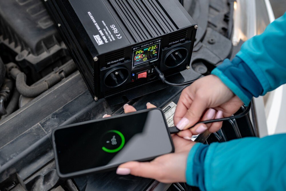 Przetwornica NEWELL NL3680 12V/230V 2000W/4000W Czysta sinusoida moc sprawność wydajność