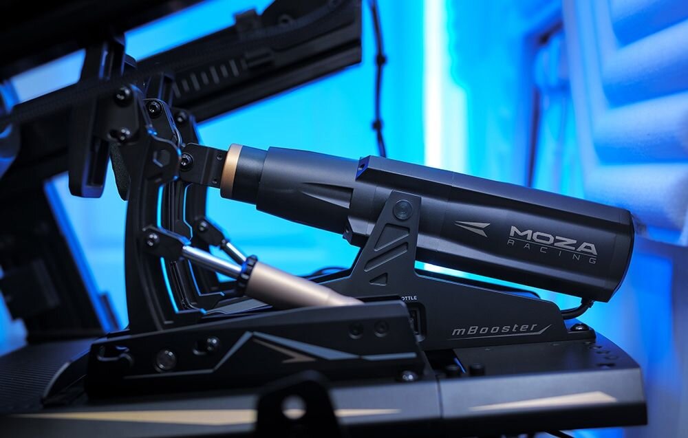 Pedał uniwersalny MOZA Racing mBooster RS076 Aktywne pedały gazu Moza stojące bokiem do kamery dostosowanie do pedału gazu hamulca sprzęgła profilowany kształt