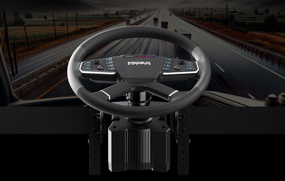 Zacisk do kierownicy do biurka MOZA Racing RS062 Kierownica gamingowa MOZA, za którą widać autostradę stalowa konstrukcja, sztywność, symulatory jazdy