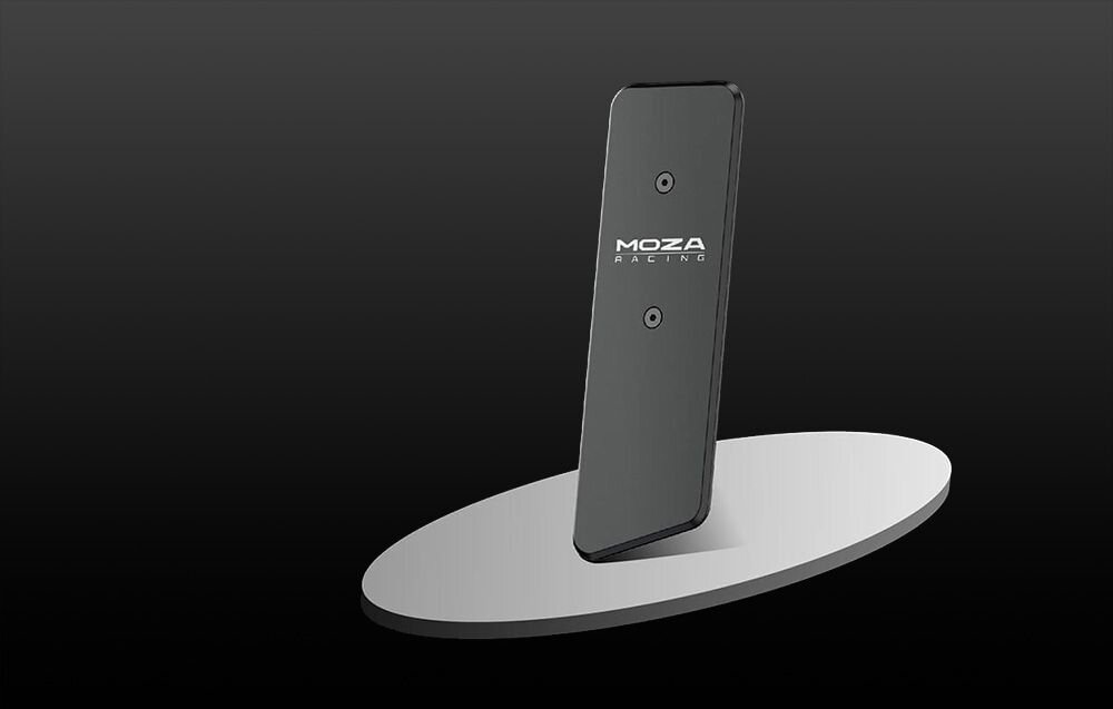 Nakładka pedału gazu do CRP2 MOZA Racing RS073 Widok na pedał gazu na czarnym tle i białej podkładce immersja, zestaw CRP2, realizm jazdy, wyścigowy charakter