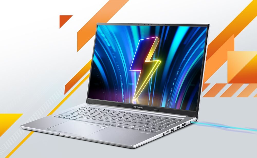 Trzy laptopy ASUS VivoBook 16 w różnych kolorach – Szybkie ładowanie baterii