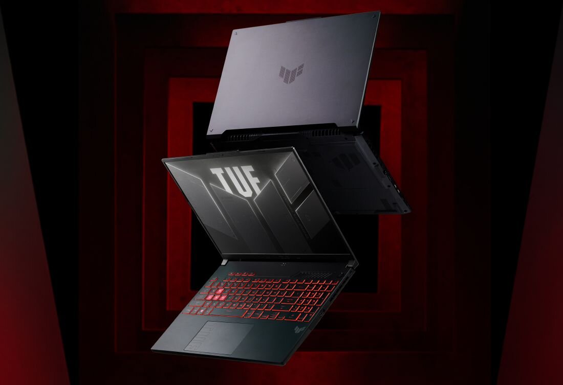 Laptop ASUS TUF Gaming z podświetlaną klawiaturą prezentuje otwartą konstrukcję na dynamicznym tle dla graczy – Ryzen 7 z RTX 4050 ekranem 144 Hz i certyfikatem MIL-STD-810H do gier i tworzenia