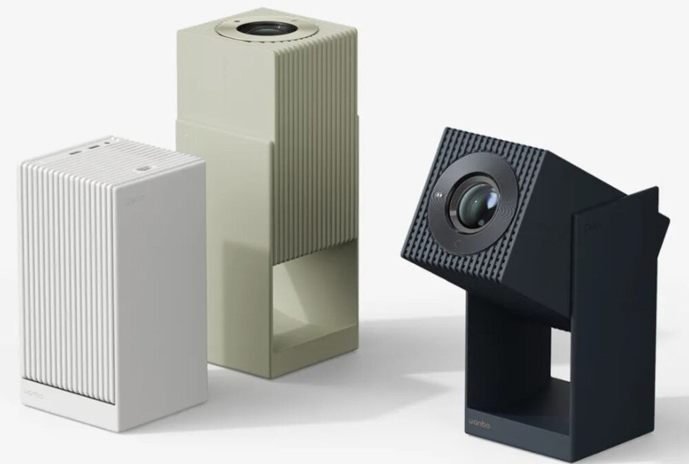 Projektor WANBO Cube 2 Pro Fabric Shell Design Starlight Blue Sage Green Moon White, trzy kolory projektorów pod skosem