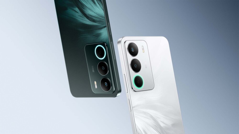 Smartfon REALME C71 pojemna bateria dwa dni działania 2 smartfony obok siebie