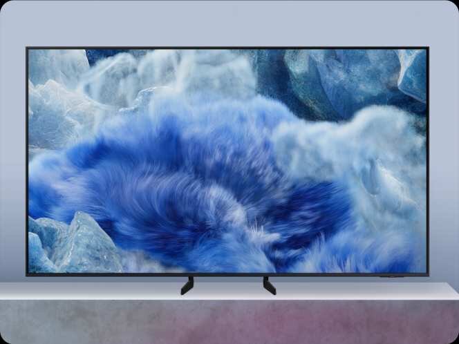 Regulowana podstawa w telewizorze Samsung QLED Q8F 4K Vision AI Smart TV (2025), dostępnym w sieci Media Expert