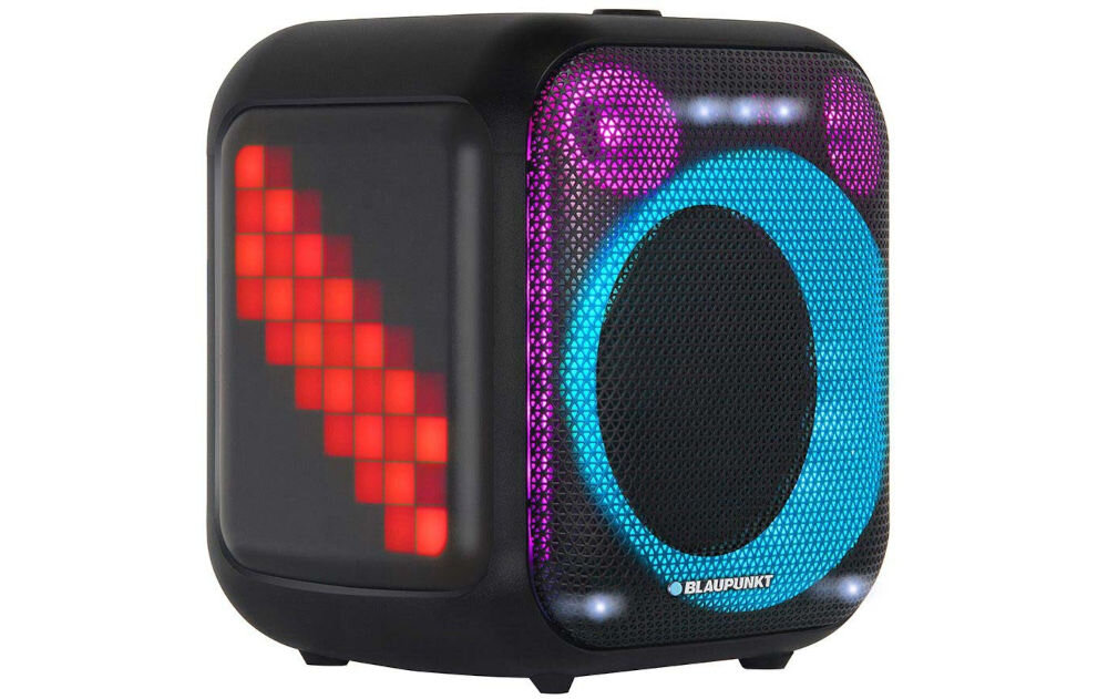 Power Audio BLAUPUNKT PB6LED głośnik karaoke mikrofon bezprzewodowy wejścia Jack 6,3 mm śpiewanie z różnych źródeł, power audio po skosie na białym tle