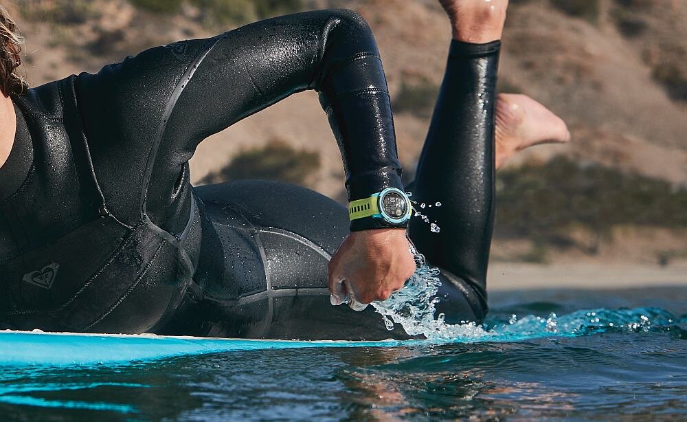 Smartwatch GARMIN Instinct ekran bateria sport zdrowie pasek koperta ładowanie pojemność rozdzielczość serce sen oddech ćwiczenia