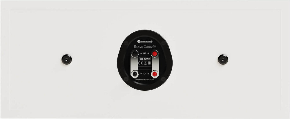 Głośnik centralny MONITOR AUDIO Bronze Centre 7G Bogata scena dźwiękowa 2-drożny 50Hz-30kHz, kolumna od tyłu na białym tle