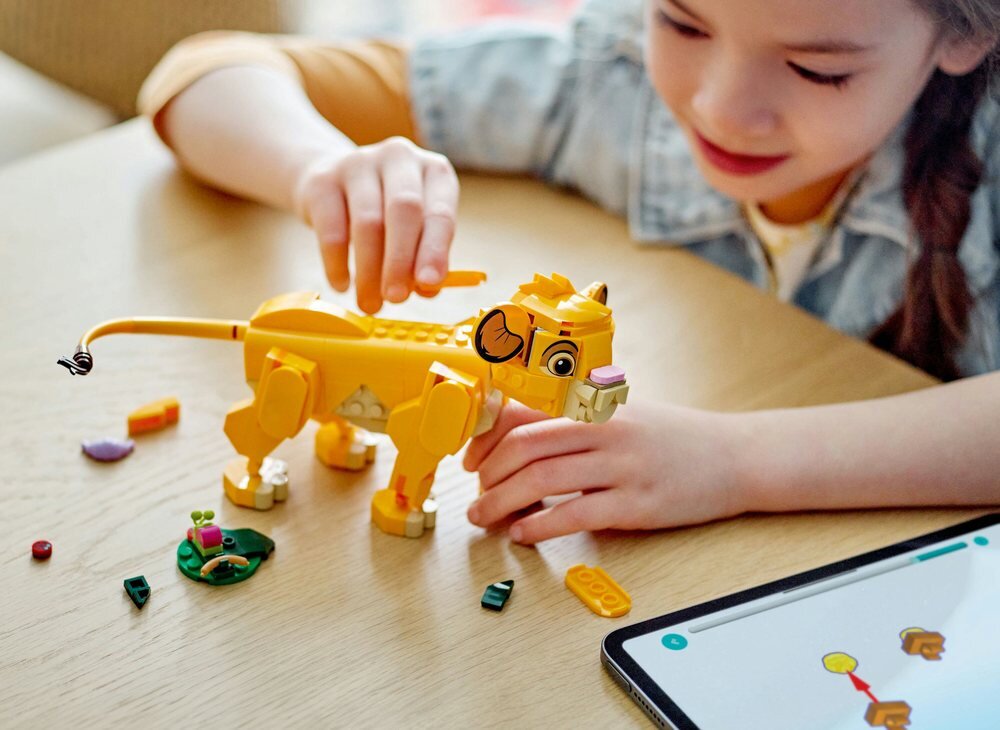LEGO 43243 Disney Król Lew - lwiątko Simba umiejętności