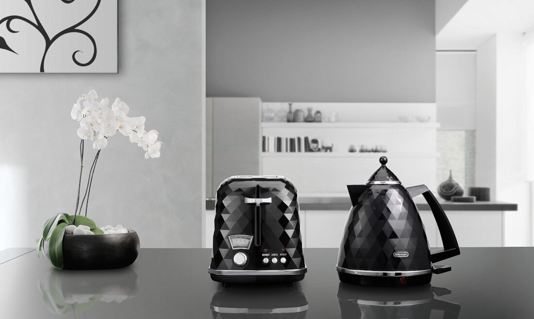 Toster DELONGHI Brillante CTJ 2103.BK Seria kolekcja Brillante wykończenie chromowane detale