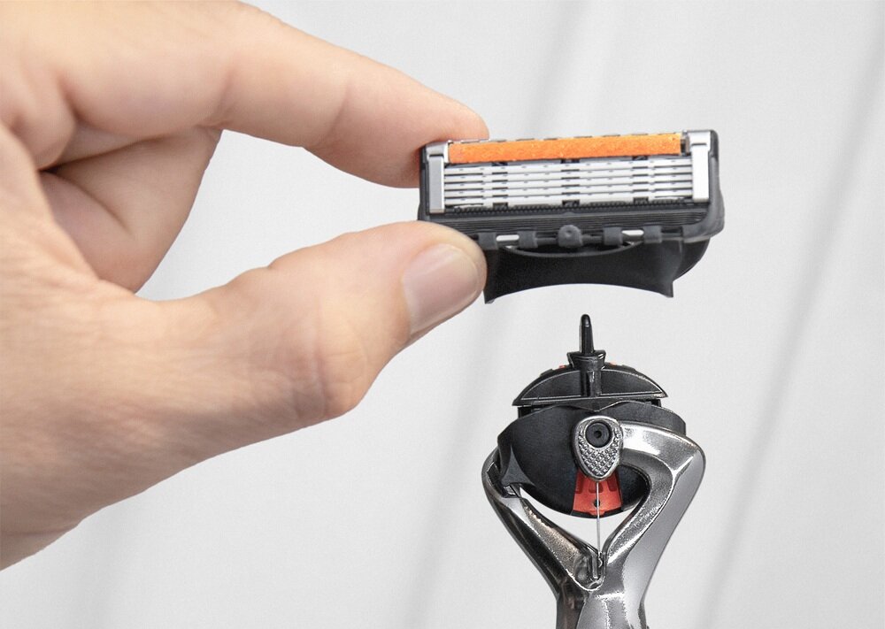 Wkład GILLETTE Fusion ProGlide 12 sztuk precyzyjne ostrza trymera, stabilizator ostrza, uchwyt z zasilaniem