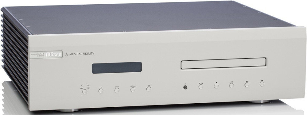 Odtwarzacz CD MUSICAL FIDELITY M6SCD pasmo 10-20000 Hz wysoka dynamika dźwięku, odtwarzacz po skosie na białym tle