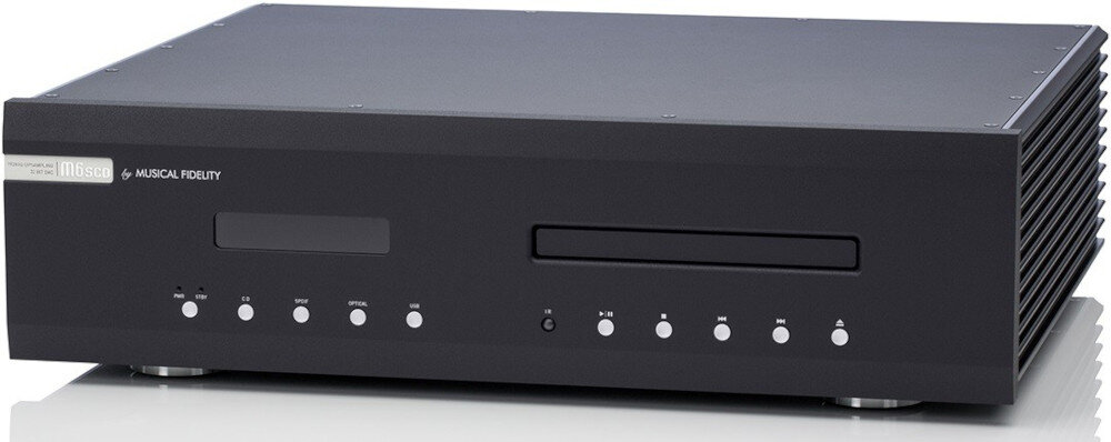 Odtwarzacz CD MUSICAL FIDELITY M6SCD solidna obudowa szuflada CD wyświetlacz LCD, odtwarzacz po skosie na białym tle