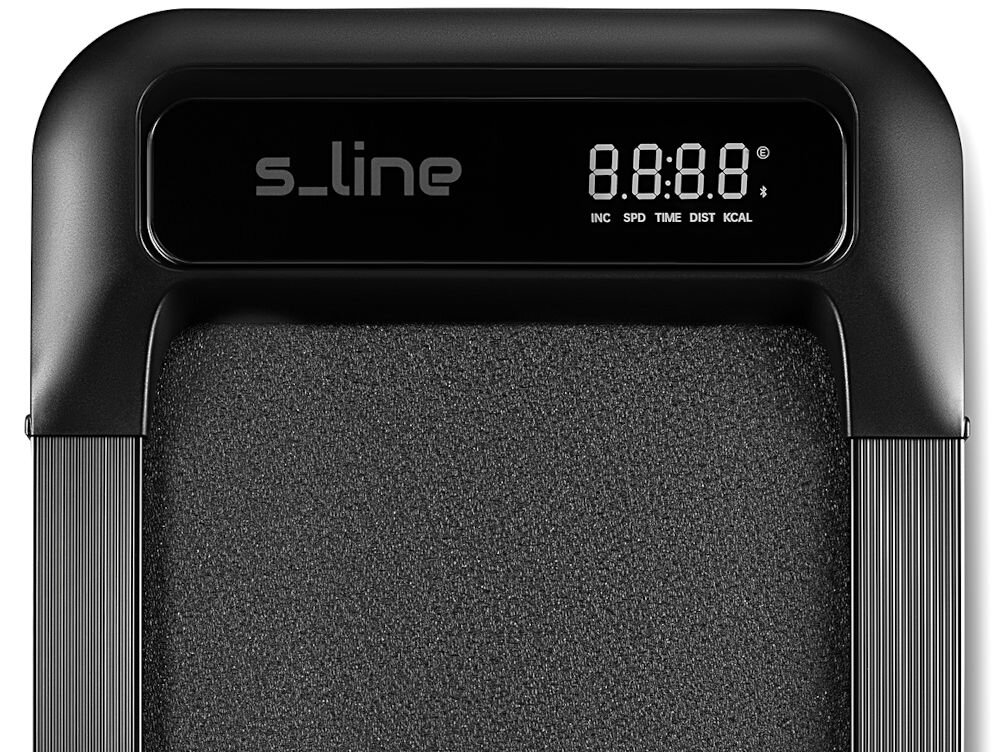 Bieżnia elektryczna S_LINE Paddy 920W 6 km/h Zbliżenie na panel sterujący bieżni S-Line Paddy z cyfrowym wyświetlaczem pokazującym podstawowe parametry treningu, takie jak prędkość, czas, dystans i kalorie.