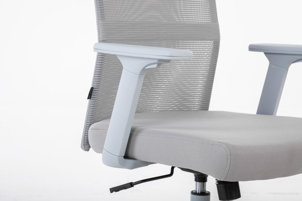 Fotel COBRA Office One HF303GY Szary zbliżenie na siedzisko stelaż i kawałek podnośnika na jasnym tle solidna podstawa średnica materiał stabilność