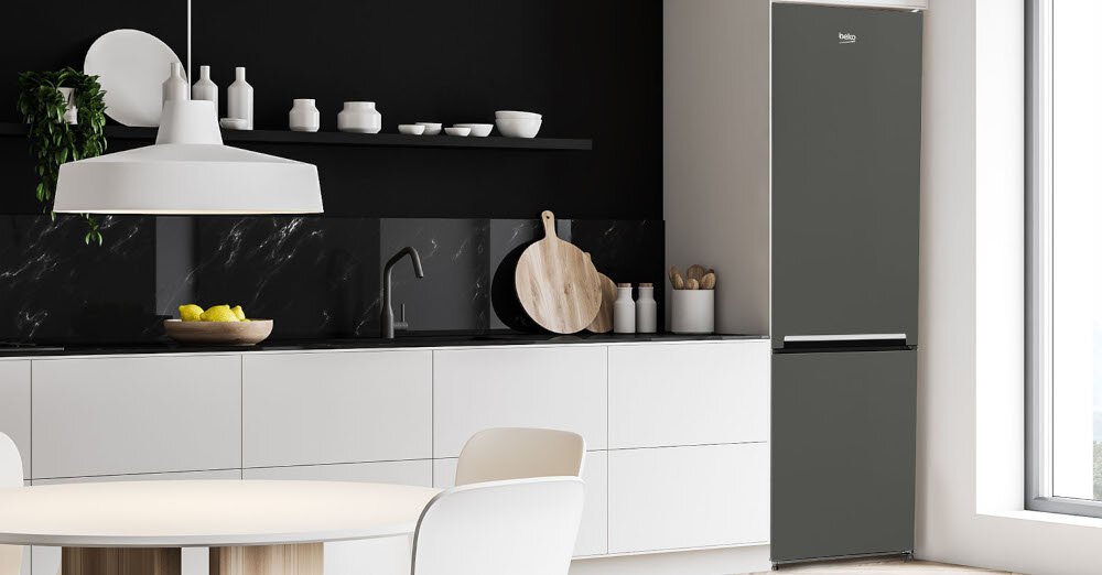LODÓWKA BEKO RCSA300K40GN wygodne użytkowanie SmoothFit™ ustawienie narożnik otwieranie
