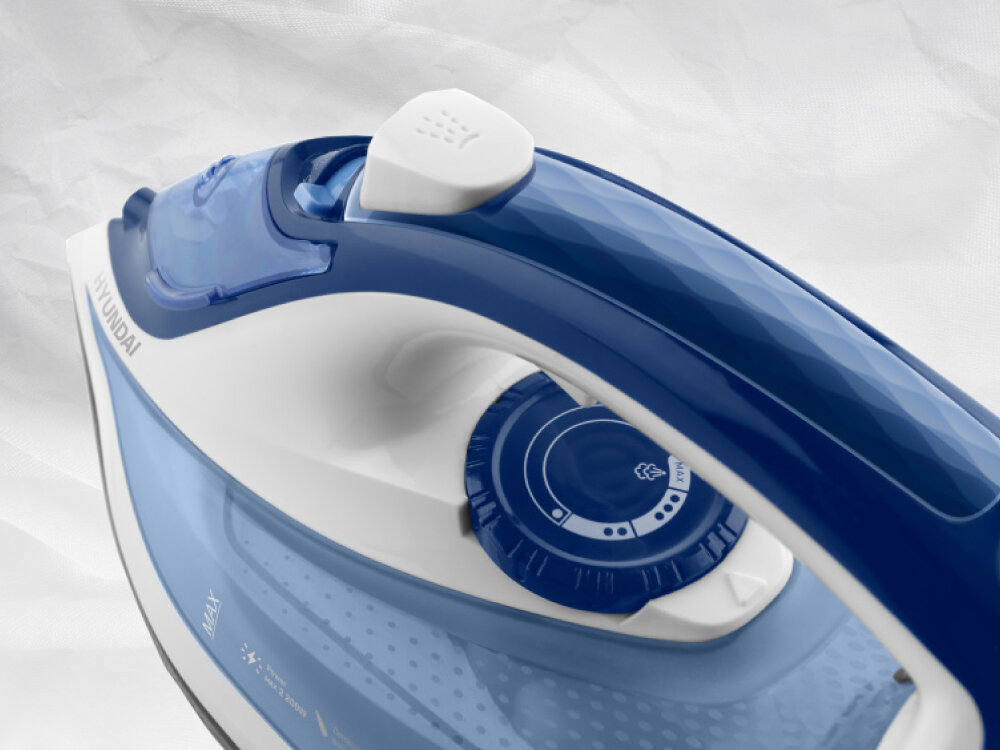 Żelazko HYUNDAI SI885 regulacja temperatury, prasowanie na sucho i z parą, pionowe prasowanie ubrań, duży zbiornik na wodę