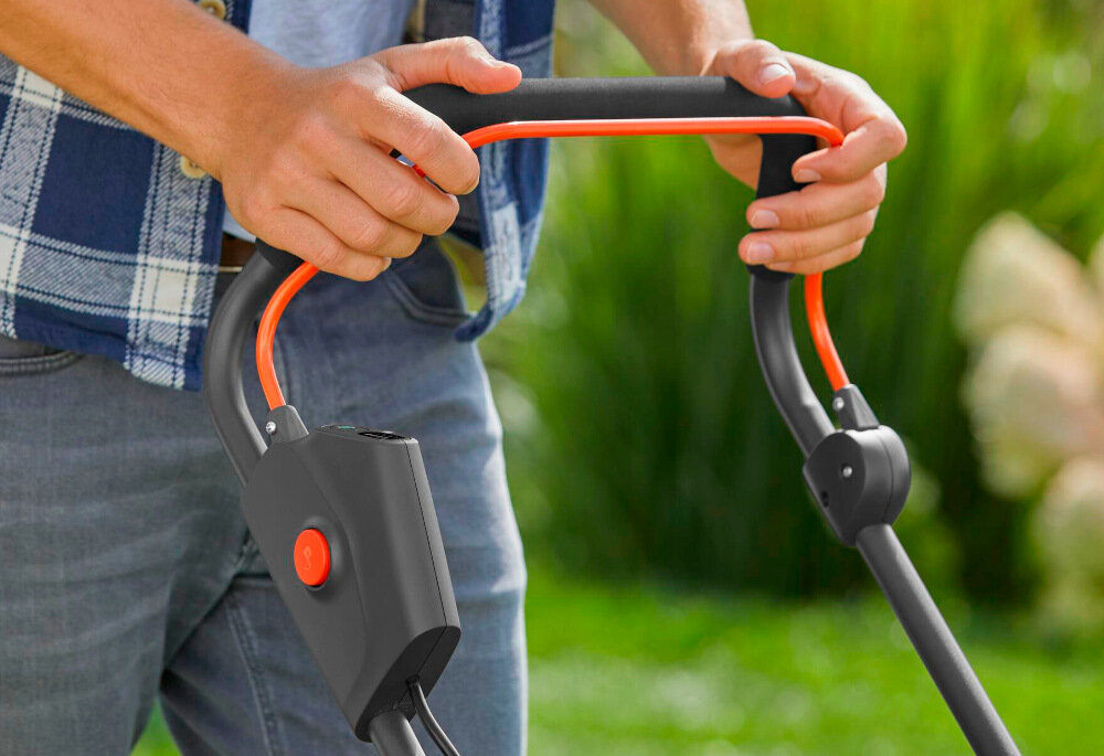 Kosiarka akumulatorowa GARDENA PowerMax 37-36V P4A 14638-20 wygoda komfortowa rączka ergonomiczna forma naturalne ułożenie dłoni teleskopowy trzonek