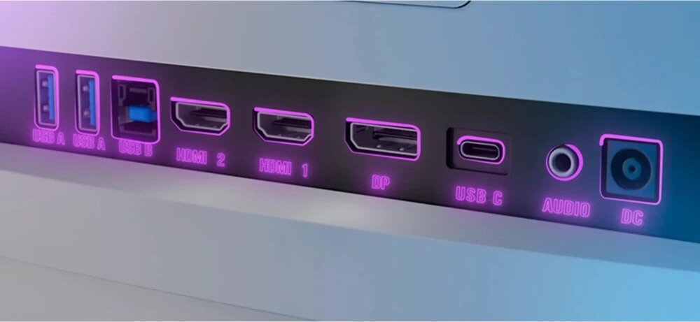Monitor LORGAR Pro 27MP1 Zbliżenie na panel portów umieszczony z tyłu obudowy, zawierający gniazda USB typu A, USB typu B, dwa wejścia HDMI, DisplayPort, USB typu C, wyjście audio oraz gniazdo zasilania DC, porty, złącza