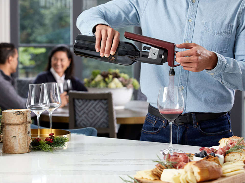 System do przechowywania wina CORAVIN Timeless Six Plus BurgundowyEkskluzywny design głębokim, szlachetnym kolorem wykończeniem na wysoki połysk