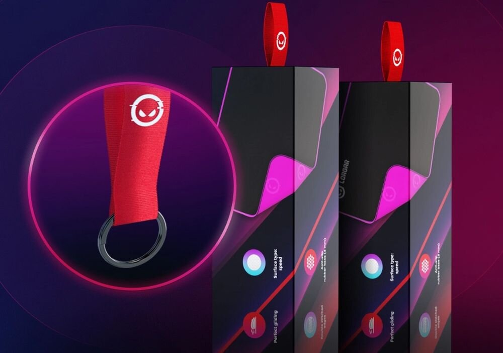 Podkładka LORGAR Main breloczek z logo LORGAR kluczy, plecaka lub torby z akcesoriami - zbliżenie na brelok