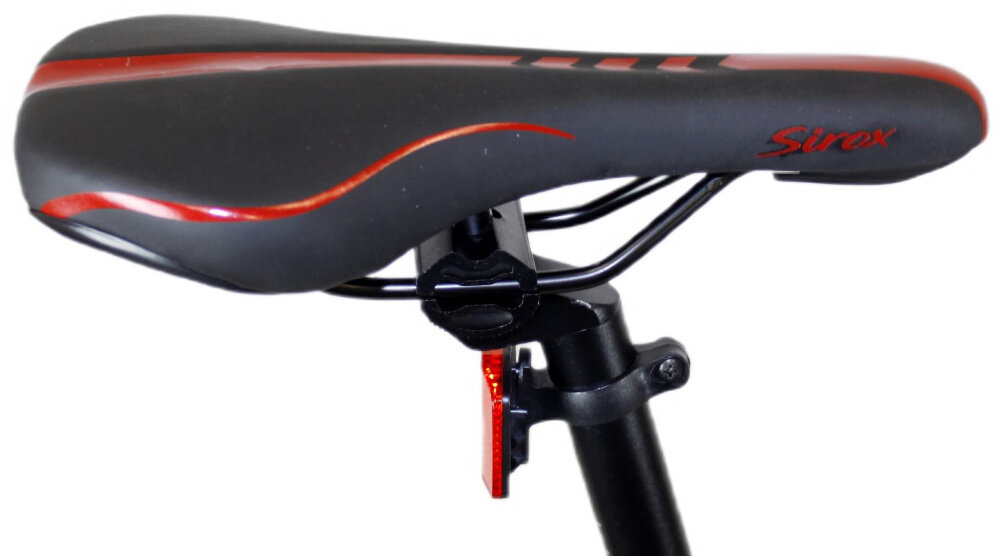 Rower górski MTB SIROX Tornado M18 27.5 cale Czarno-czerwony siodełko na jasnym tle profilowane siodełko marki SIROX typu MTB z centralnym wgłębieniem wysoki komfort jazdy skutecznie redukuje nacisk i poprawia wentylację w newralgicznych strefach pokrycie antypoślizgowym materiałem lekka, aluminiowa sztyca precyzyjne manewrowanie ergonomiczne ułożenie siodełka