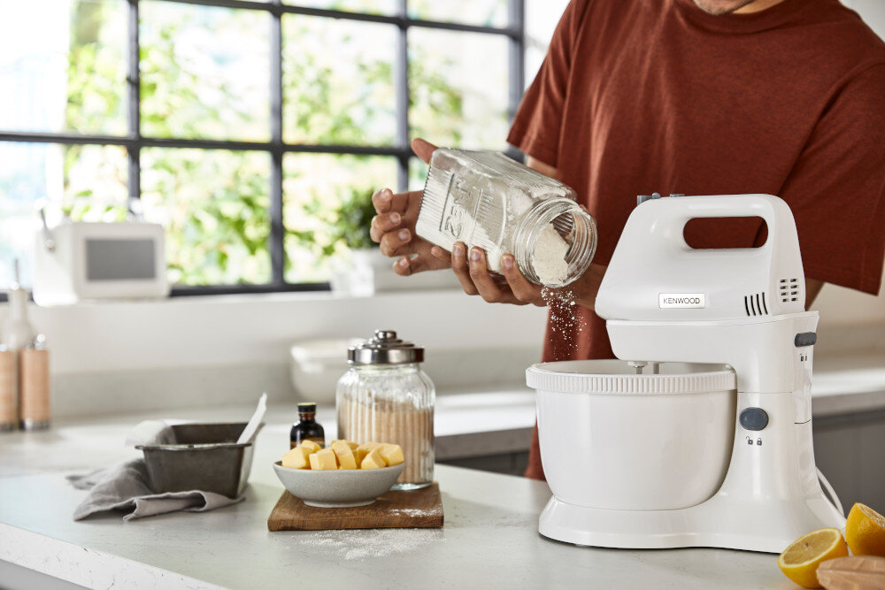 Mikser KENWOOD Chefette Lite HMP32.A0WH Biały Więcej niż blender ręczny  praktyczny mikser ręczny zamontuj je do obrotowej misy roboczej wygoda komfort swoboda