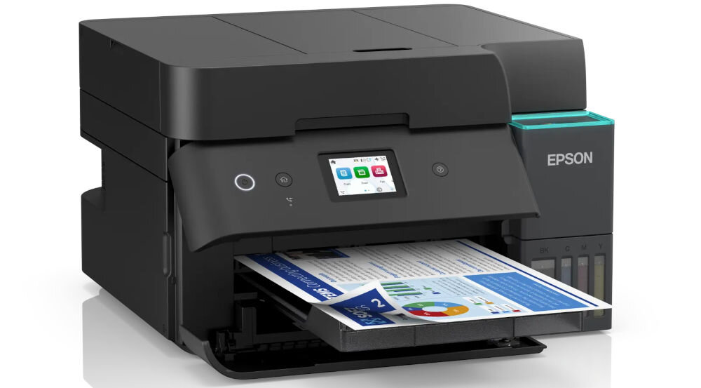 Drukarka EPSON EcoTank L6390 Druk w kolorze, Automatyczny druk dwustronny, Wi-Fi prezentacja urządzenia od przodu pod kątem na białym tle z wydrukowaną kartką gramatura w różnych zastosowaniach elastyczność