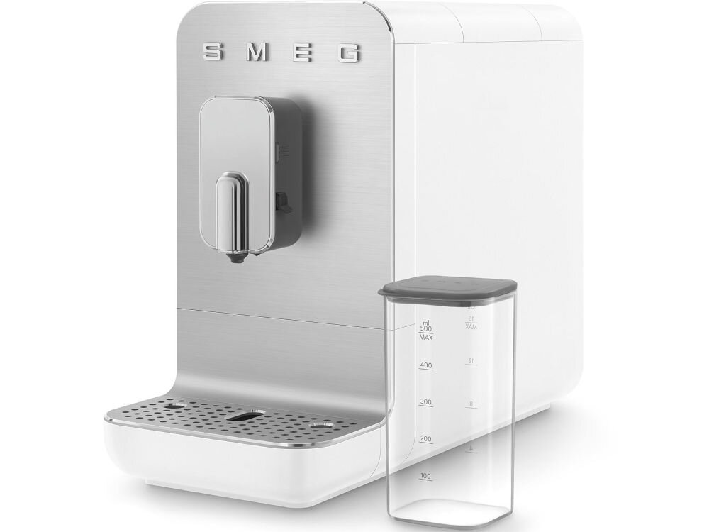 Ekspres SMEG BCC13WHMEU stylowy design funkcjonalność różnorodne napoje kawowe niewielkie rozmiary eleganckie matowe wykończenie styl minimalistyczna forma z dbałością o szczegóły