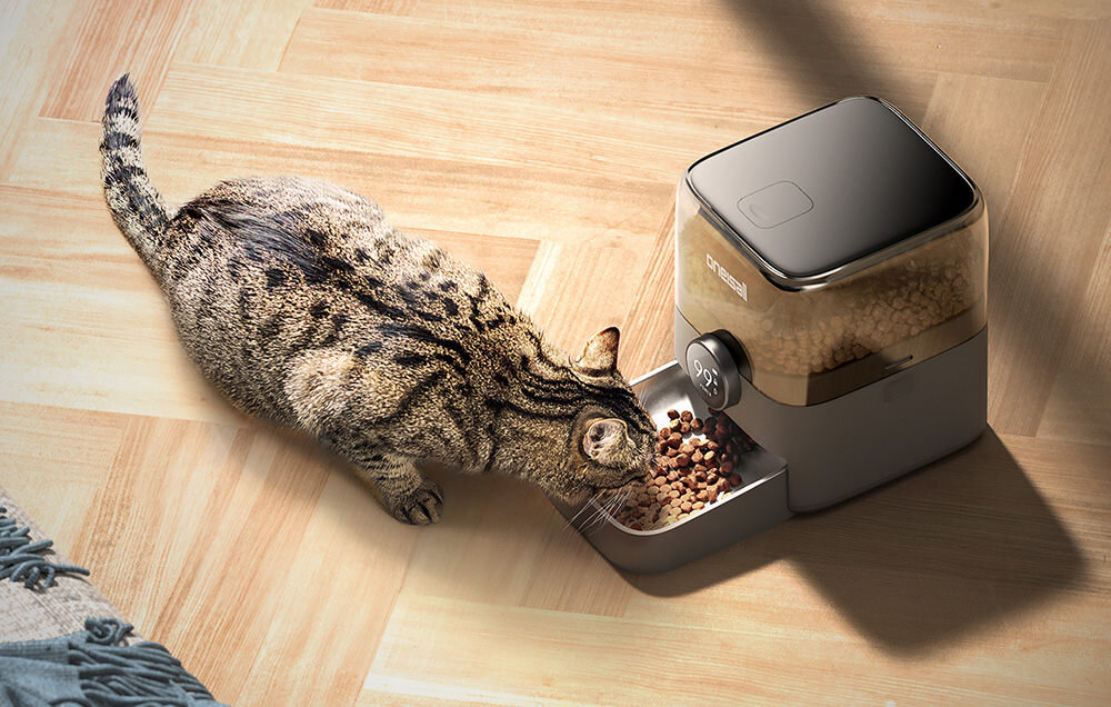 Dozownik karmy automatyczny ONEISALL F1-M Pojemność na 12 dni karmienia  3 litry około 12 dni działania świetne rozwiązanie