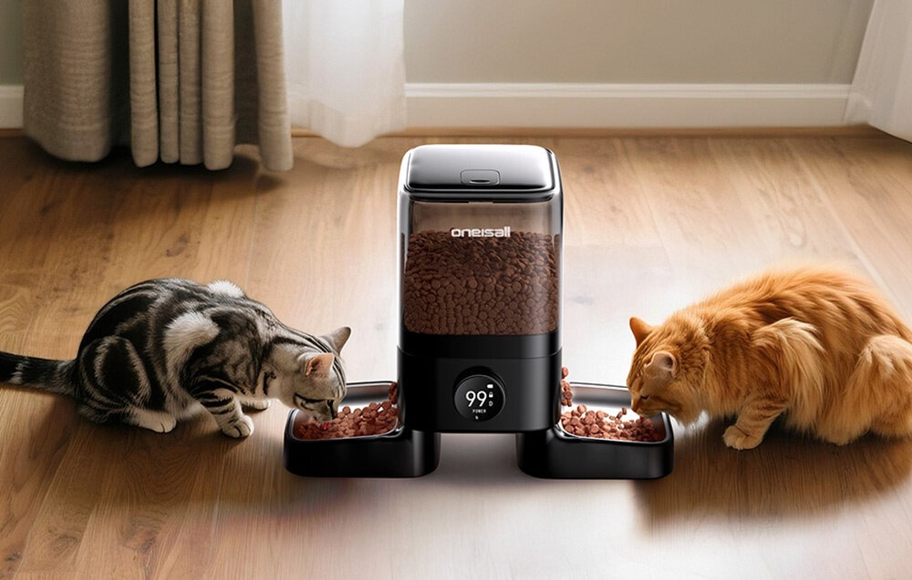 Dozownik karmy automatyczny ONEISALL PF10 Zdalne karmienie i kontrola dla opiekunów dwóch zwierząt Duży pojemnik o objętości 5 litrów do 20 porcji suchej karmy dwie stalowe miski wbudowanemu akumulatorowi litowo-jonowemu w trybie czuwania nawet przez około 99 dni  Obsługa przez aplikację