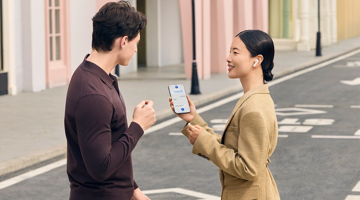 OPPO Enco X3s ANC tłumaczenie AI rozmowy międzyjęzykowe, Białe słuchawki OPPO na tle fal dźwiękowych z zaznaczonymi miejscami uruchamiania funkcji dotykowych