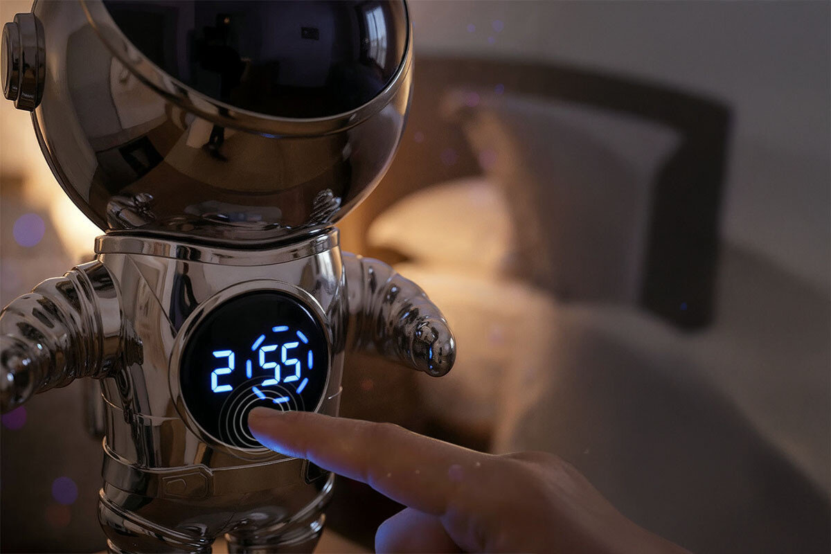 Projektor gwiazd HAWK HW-STAR02 Astronauta z zegarkiem, zegarek, czas, LED, godzina, Dotykowe uruchamianie zegara LED na klatce.