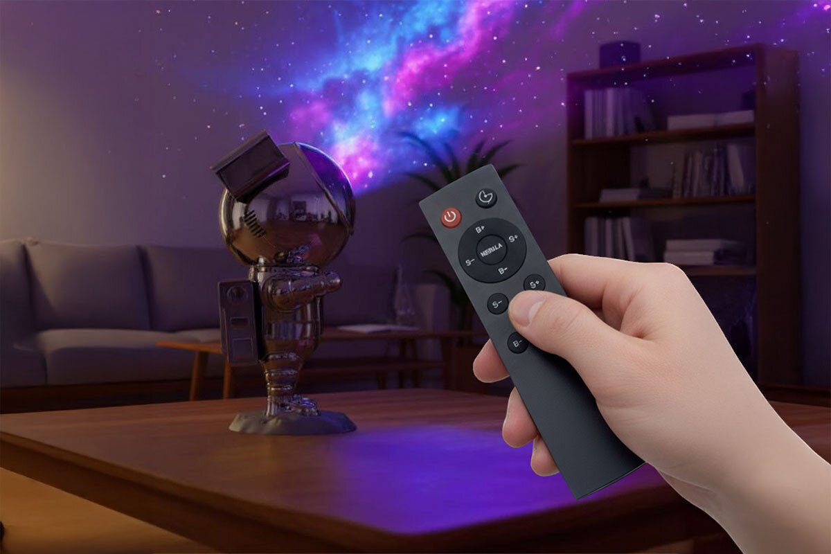 Projektor gwiazd HAWK HW-STAR02 Astronauta z zegarkiem, pilot, sterowanie, wygoda, przycisk, Obsługa trybów świecenia za pomocą pilota.