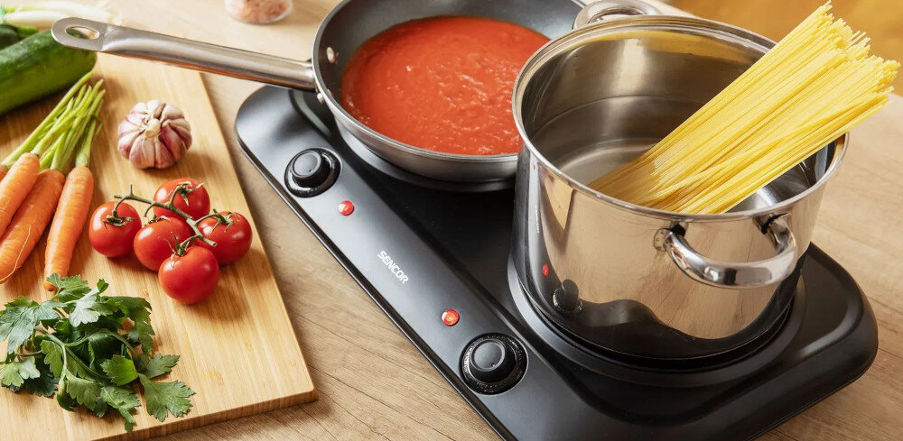 PŁYTA SENCOR SCP 2263BK przechowywanie dwa pola promieniowanie grzanie gładka powierzchnia utrzymanie czystości