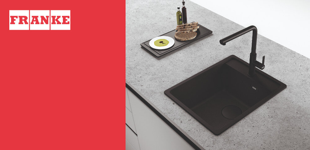 BATERIA KUCHENNA FRANKE Maris Slim L Pull-Out wizualizacja kuchnia blat zlewozmywak jasne wnętrze logo marka znak