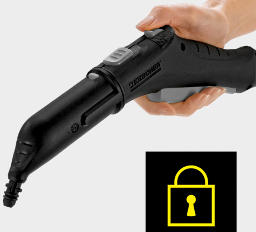 Osoba trzyma czarną parownicę z widocznym logo \'KARCHER\'. Obok znajduje się żółta ikona kłódki na czarnym tle.