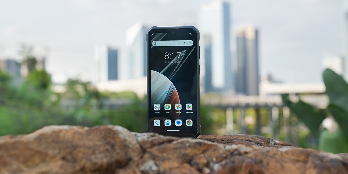 Smartfon OUKITEL WP53 Pro ekran 652 IPS głośnik 128 dB latarka 900 lm