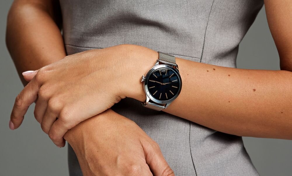 Smartwatch MAXCOM FW44 ekran tryb always on display