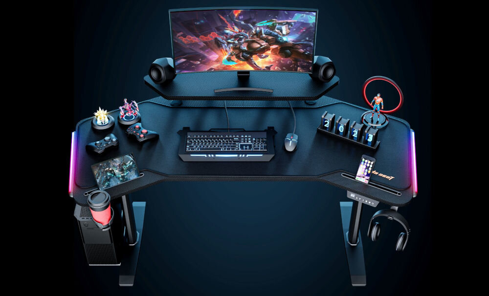 Biurko gamingowe ANDA SEAT Shadow Warrior Czarny prezentacja biurka od góry z akcesoriami i sprzętem gamingowym na ciemnym tle