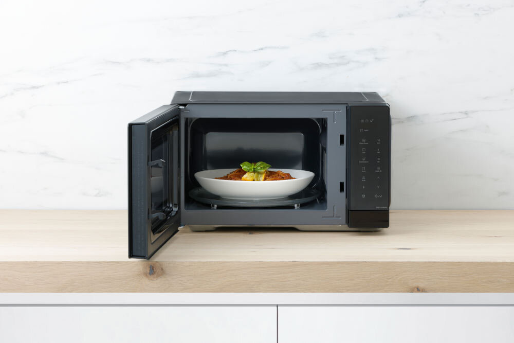 Kuchenka mikrofalowa PANASONIC NN-K36NBMEPG Niewielkie rozmiary pojemnosc