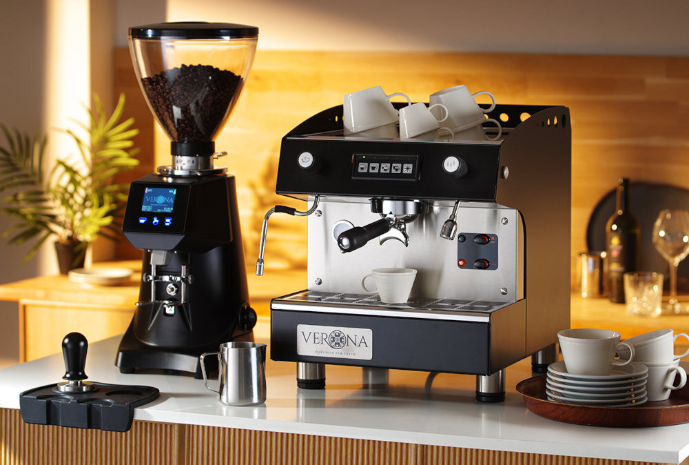 Ekspres HENDI Romeo Pro 207659 Profesjonalny wygląd wizualizacja prezentacja design tło Profesjonalna kawa każdego dnia