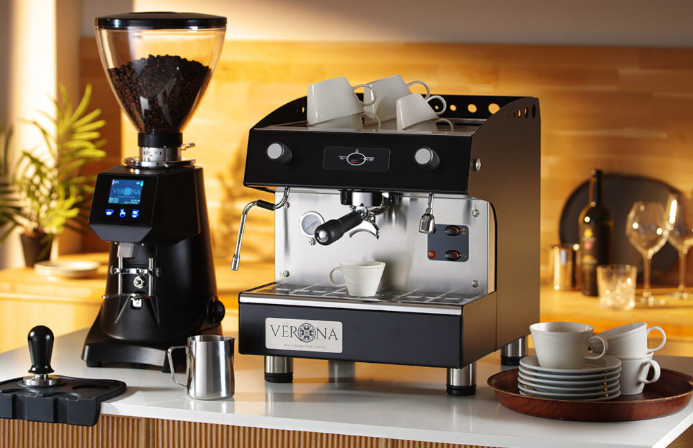 Ekspres HENDI Verona Romeo 207642 Czarny Profesjonalny  wygląd wizualizacja prezentacja design tło Kawa bez przestojów