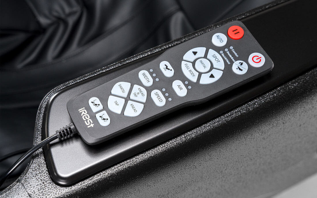 Fotel masujący iREST Chillin+ (A360) Czarny Proste sterowanie Intuicyjny pilot sterowanie wszystkimi funkcjami 