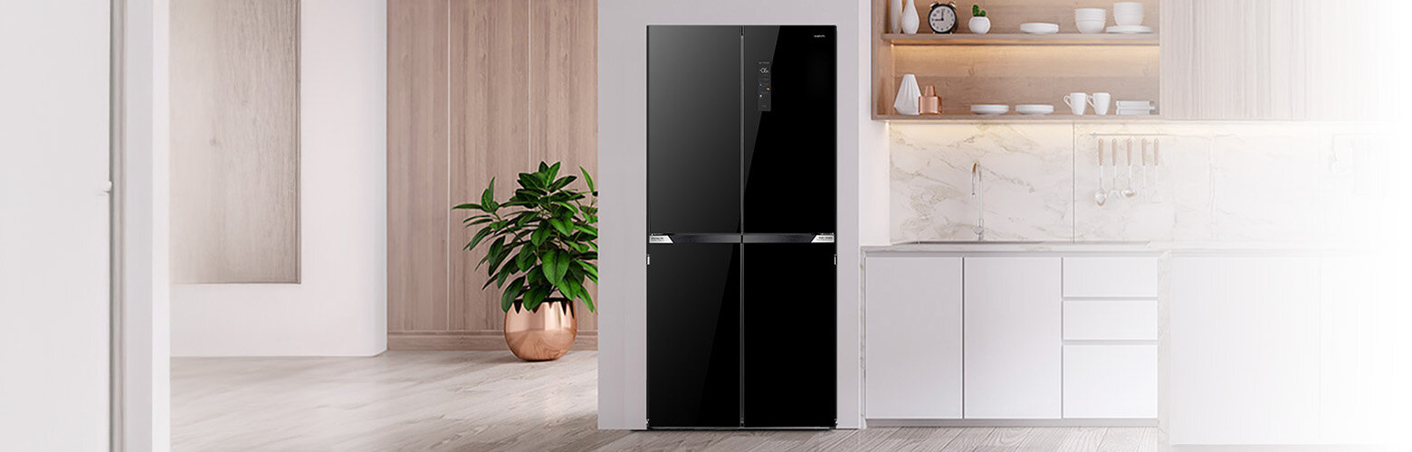 Lodówka Multidoor Slot-In MPM-503-SSI-13/D  w zabudowie kuchennej.