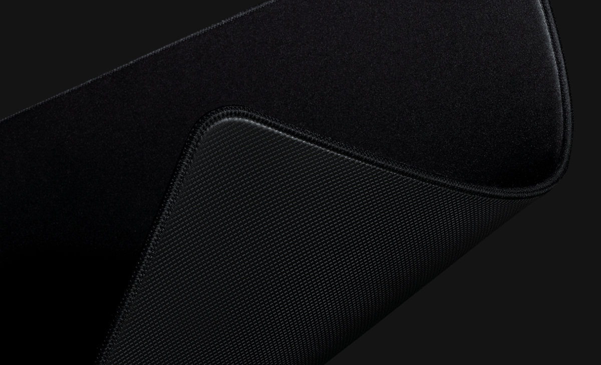 SONY Inzone Mat-F bazie SlimFlex wysokiej przyczepności konstrukcja gęstą piankę poliuretanową jednolitej strukturze komórkowej - mata od spodu