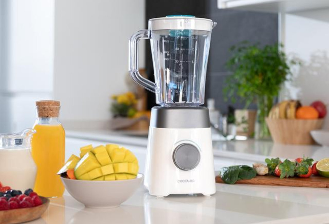 Blender kielichowy CECOTEC Power White Titanium 1300MAX B Biały wygląd design prezentacja wizualizacja Moc i wygoda w kuchni