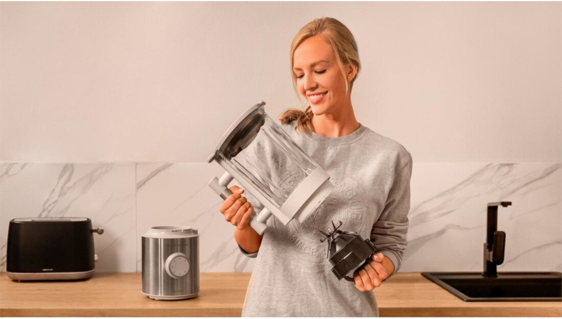 Blender kielichowy CECOTEC Grand Katana 2700 MAX Total White Biały Trwałość i niezawodność z czarnego tytanu zachowuje wysoką skuteczność działania