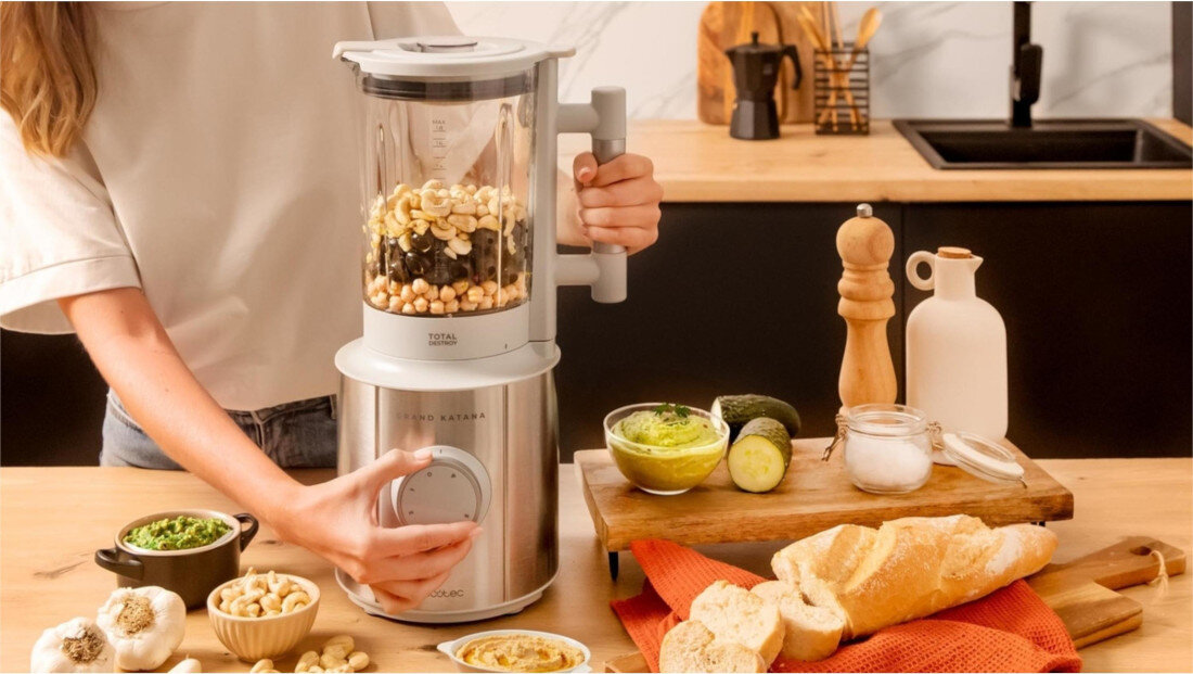 Blender kielichowy CECOTEC Grand Katana 2700 MAX Total White Biały Łatwość obsługi Prosta konstrukcja intuicyjny panel sterowania korzystanie posiłki