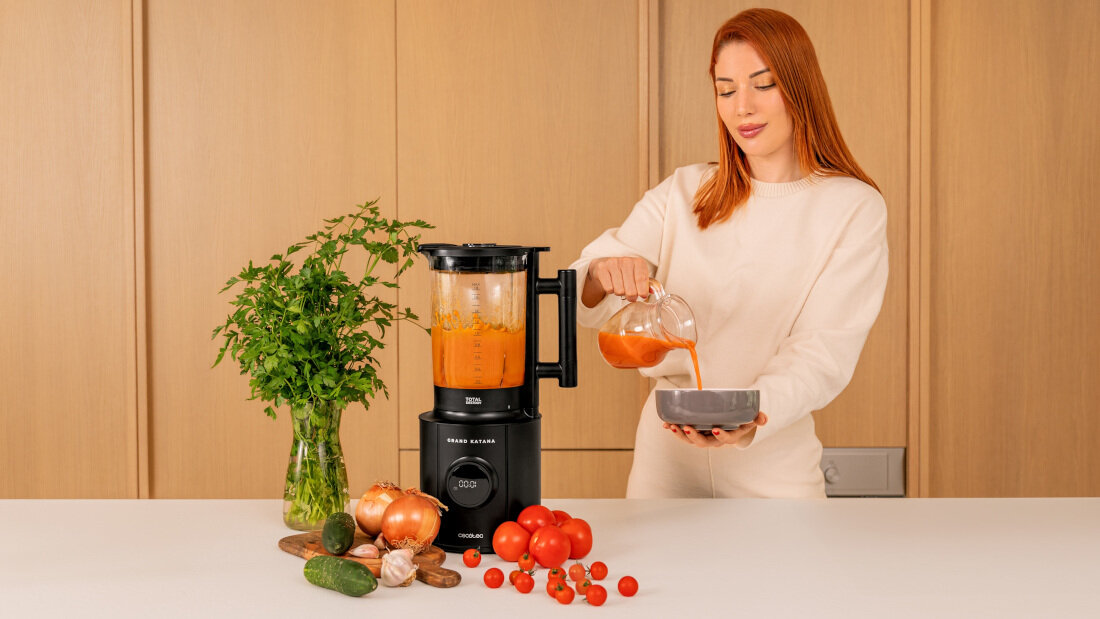 Blender kielichowy CECOTEC Grand Katana 2700 MAX Total Destroy Czarny wygląd design prezentacja wizualizacja Moc i wygoda w Twojej kuchni